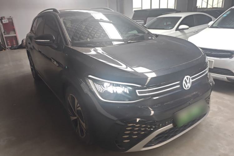 Used Volkswagen ID.6 CROZZ 2024 Facelifted PRO Front Right 45 Deg