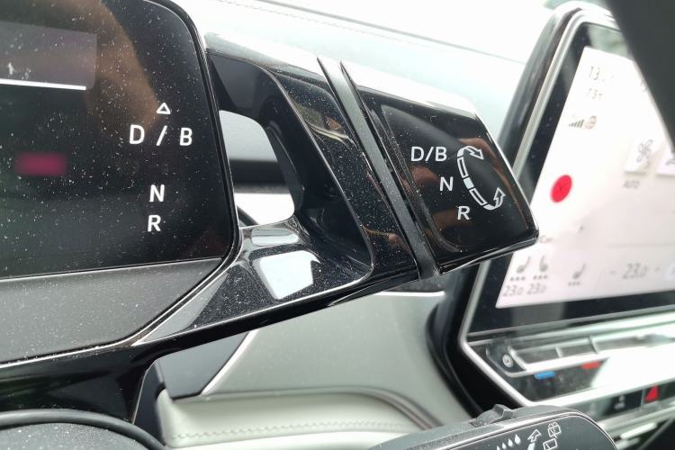Used Volkswagen ID.6 CROZZ 2024 Facelifted PRO Gear Lever