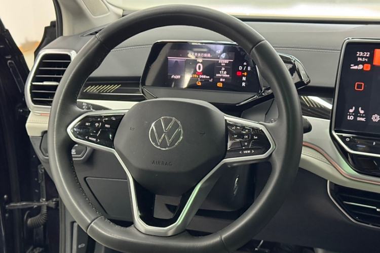 Used Volkswagen ID.6 CROZZ 2024 Facelifted PRO Interior 3