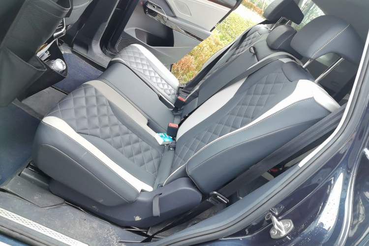 Used Volkswagen ID.6 CROZZ 2024 Facelifted PRO Interior 4