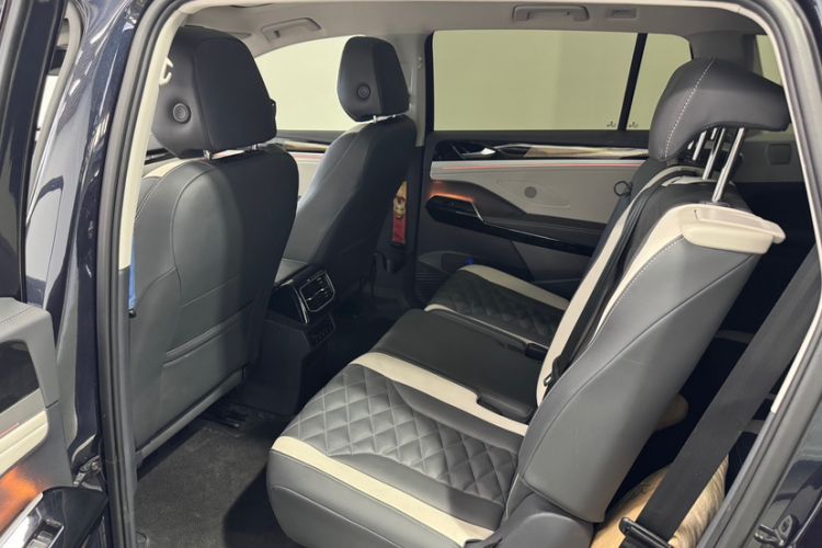 Used Volkswagen ID.6 CROZZ 2024 Facelifted PRO Interior 9