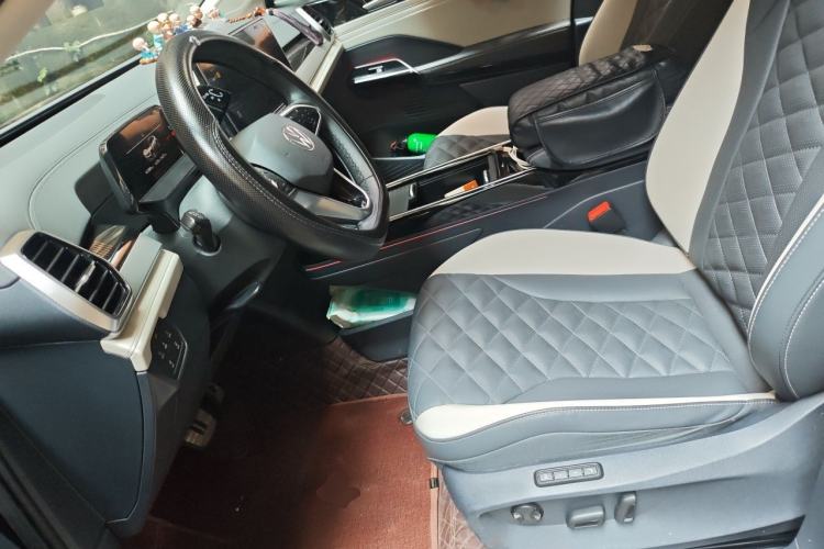Used Volkswagen ID.6 CROZZ 2024 PRO Model Left Front Seat