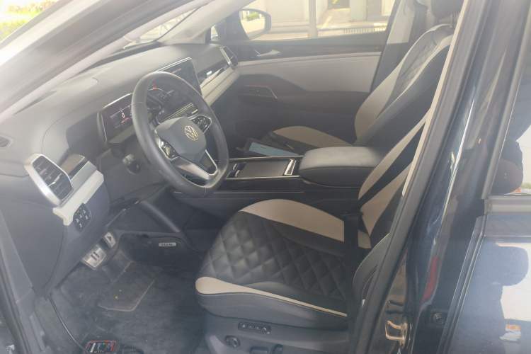 Used Volkswagen ID.6 CROZZ 2024 PRO Model Left Front Seat