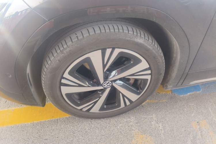 Used Volkswagen ID.6 CROZZ 2024 PRO Model Left Front Wheel Hub