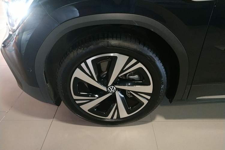 Used Volkswagen ID.6 CROZZ 2024 PRO Model Left Front Wheel Hub