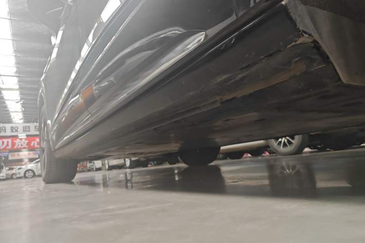 Used Volkswagen ID.6 CROZZ 2024 Facelifted PRO Left Side Sill