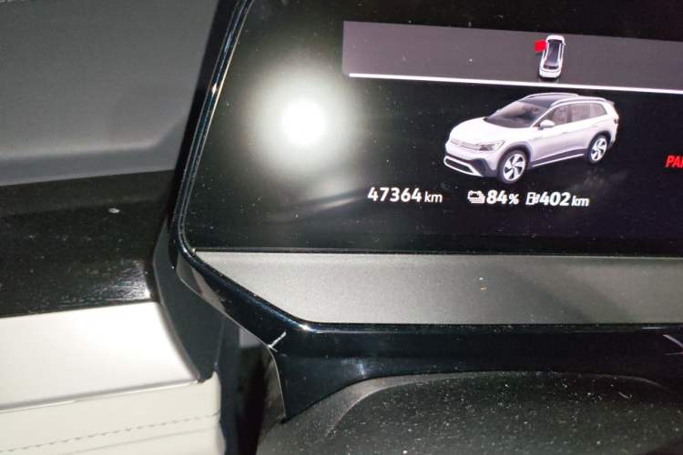 Used Volkswagen ID.6 CROZZ 2024 PRO Model Odometer Close Up
