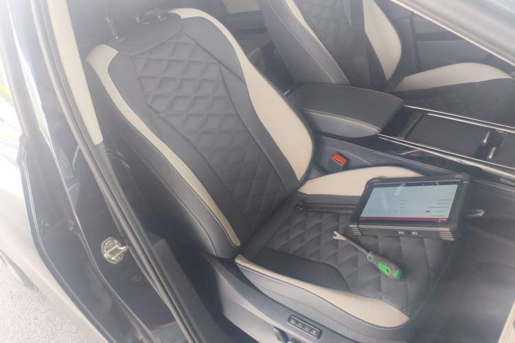 Used Volkswagen ID.6 CROZZ 2024 PRO Model Right Front Seat