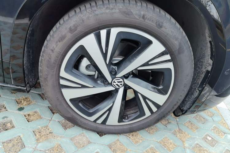Used Volkswagen ID.6 CROZZ 2024 Facelifted PRO Right Front Wheel Hub