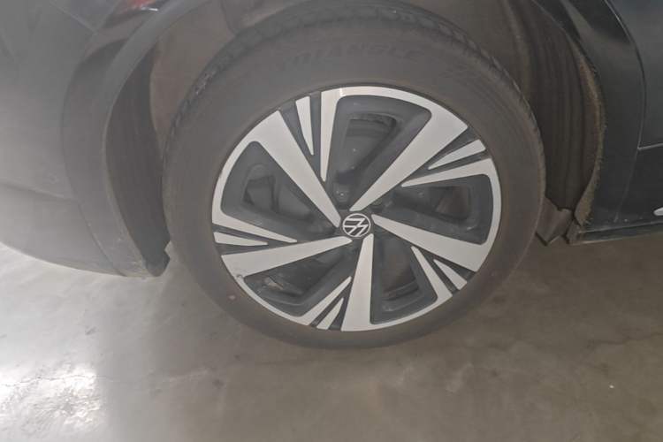 Used Volkswagen ID.6 CROZZ 2024 Facelifted PRO Right Rear Wheel Hub