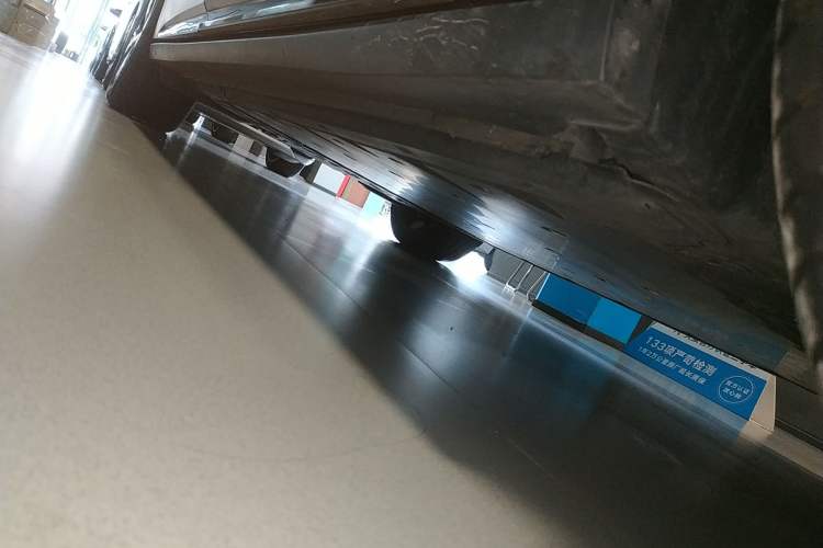 Used Volkswagen ID.6 CROZZ 2024 PRO Model Right Side Sill