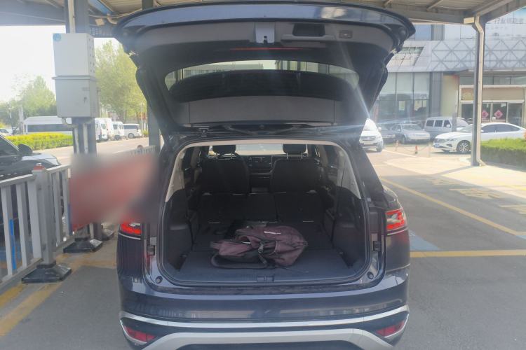 Used Volkswagen ID.6 CROZZ 2024 PRO Model Trunk