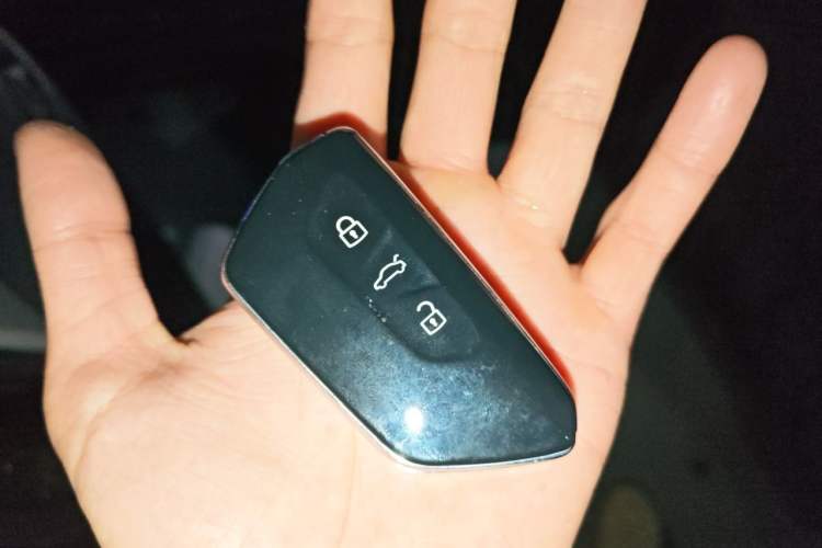 Used Volkswagen ID.6 CROZZ 2024 PRO Model Vehicle Key