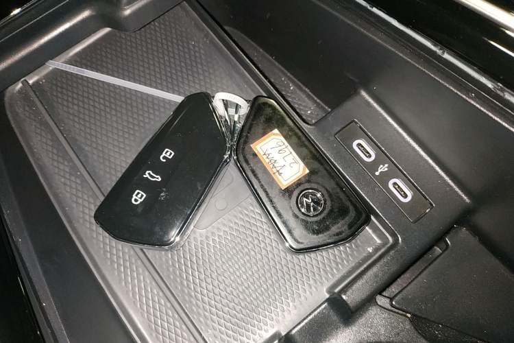 Used Volkswagen ID.6 CROZZ 2024 PRO Model Vehicle Key