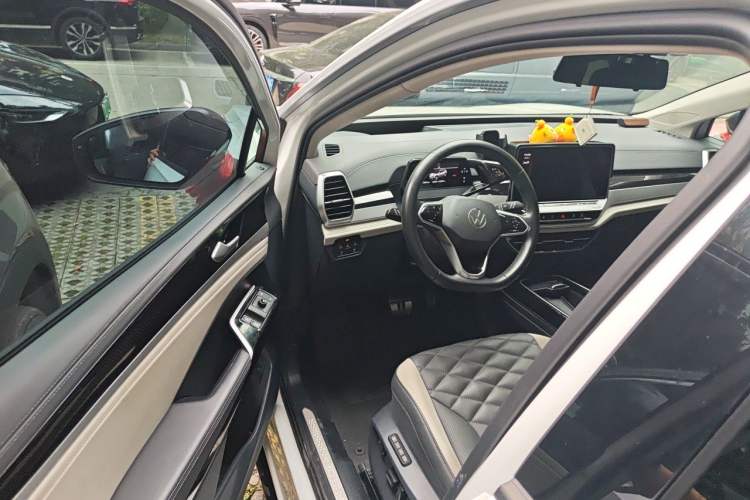 Used Volkswagen ID.6 CROZZ 2024 PRO Model Driver Seat