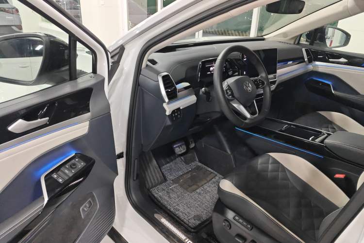 Used Volkswagen ID.6 CROZZ 2024 PRO Model Driver Seat