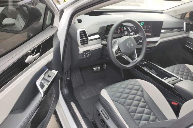 Used Volkswagen ID.6 CROZZ 2024 Facelifted PRO Driver Seat