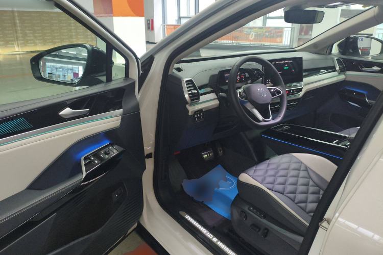 Used Volkswagen ID.6 CROZZ 2024 PRO Model Driver Seat
