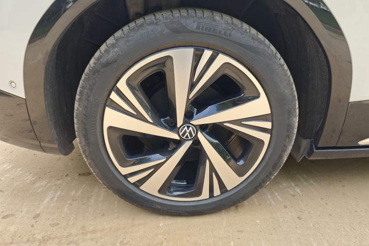 Used Volkswagen ID.6 CROZZ 2024 PRO Model Exterior 14