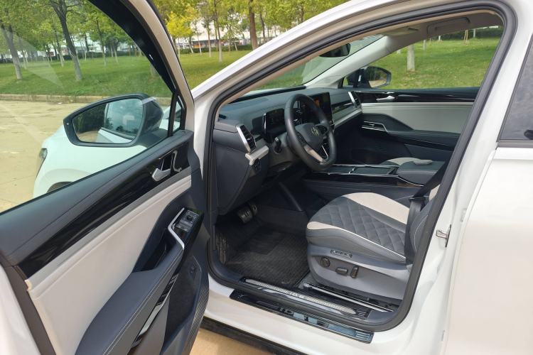 Used Volkswagen ID.6 CROZZ 2024 PRO Model Exterior 7