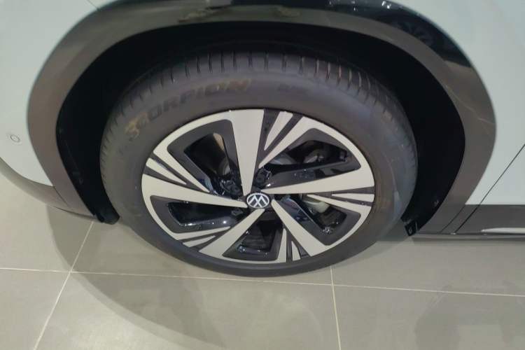 Used Volkswagen ID.6 CROZZ 2024 PRO Model Exterior 7