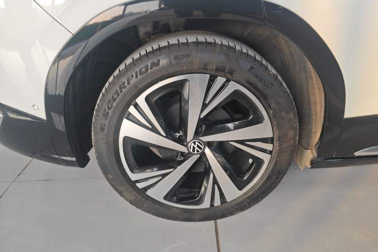 Used Volkswagen ID.6 CROZZ 2024 PRO Model Exterior 8