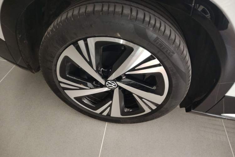 Used Volkswagen ID.6 CROZZ 2024 PRO Model Exterior 8