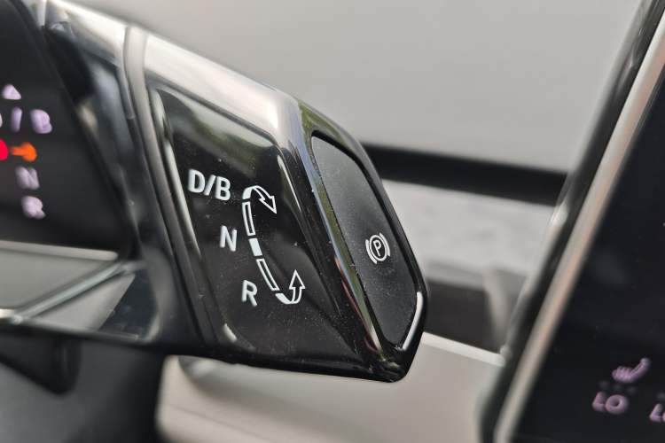 Used Volkswagen ID.6 CROZZ 2024 PRO Model Gear Lever