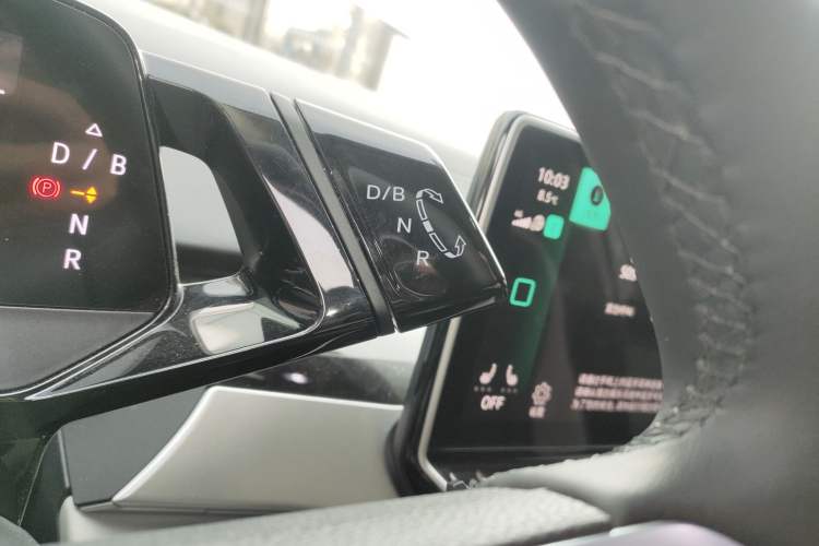 Used Volkswagen ID.6 CROZZ 2024 Facelifted PRO Gear Lever
