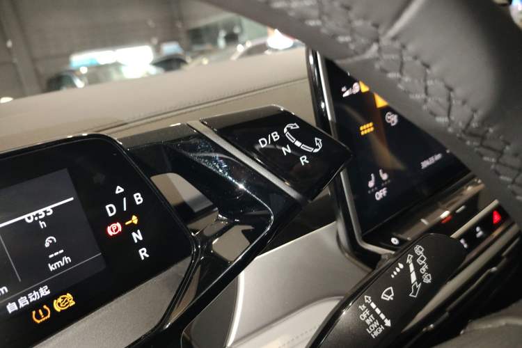 Used Volkswagen ID.6 CROZZ 2024 PRO Model Gear Lever