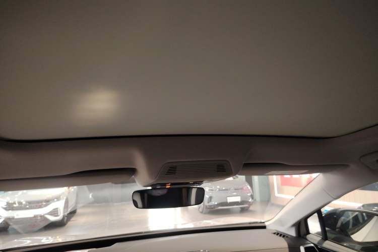 Used Volkswagen ID.6 CROZZ 2024 PRO Model Headliner
