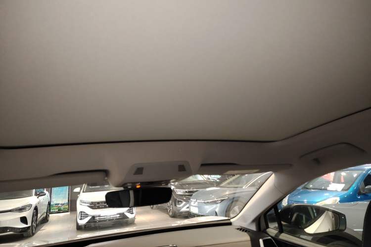 Used Volkswagen ID.6 CROZZ 2024 PRO Model Headliner