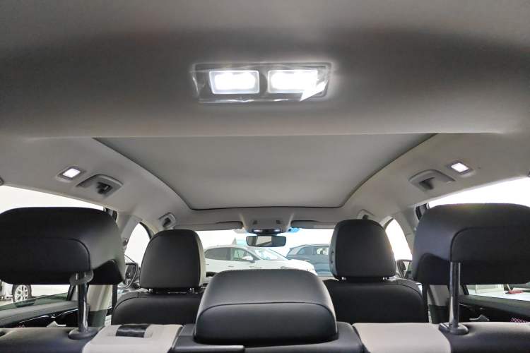 Used Volkswagen ID.6 CROZZ 2024 PRO Model Headliner