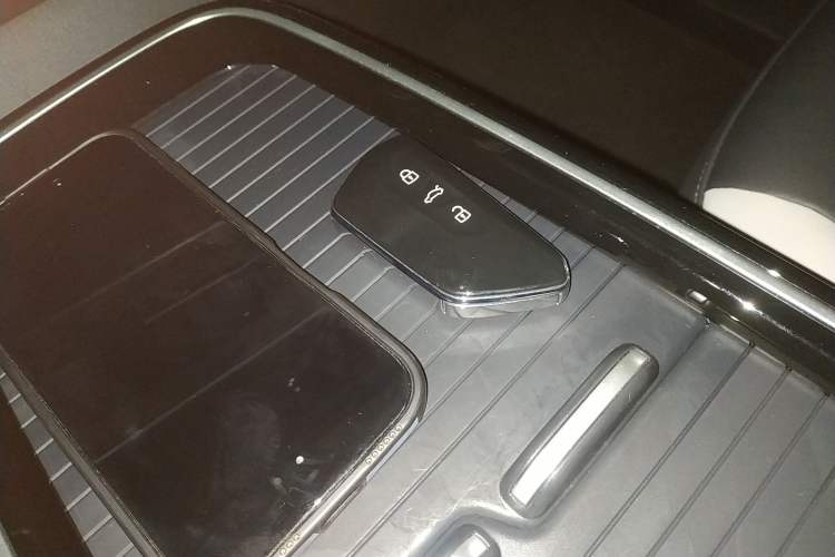 Used Volkswagen ID.6 CROZZ 2024 PURE model Interior 1