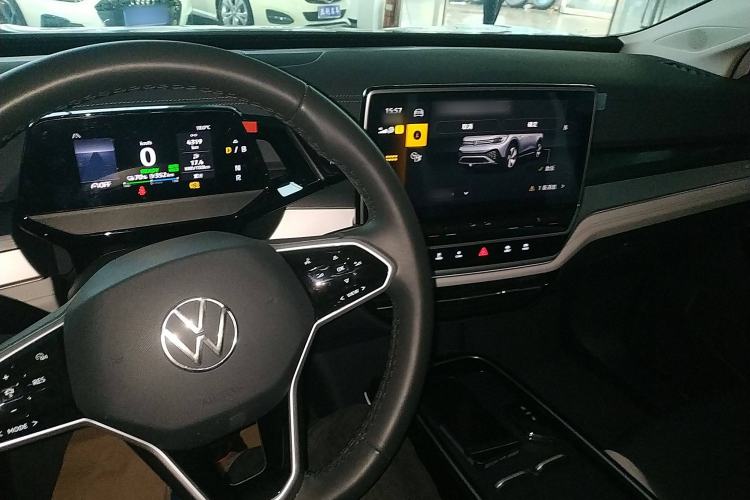 Used Volkswagen ID.6 CROZZ 2024 PURE model Interior 2