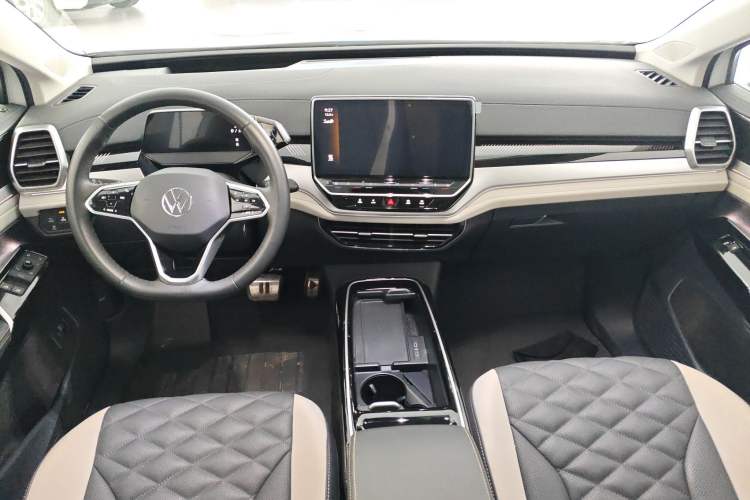 Used Volkswagen ID.6 CROZZ 2024 PRO Model Interior 2