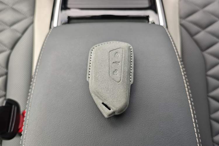 Used Volkswagen ID.6 CROZZ 2024 PRO Model Interior 6