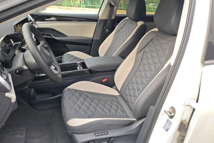 Used Volkswagen ID.6 CROZZ 2024 PRO Model Left Front Seat