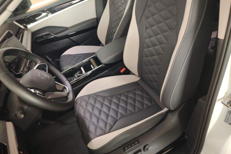 Used Volkswagen ID.6 CROZZ 2024 PRO Model Left Front Seat