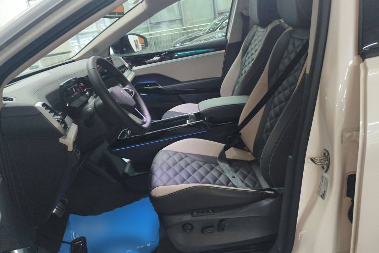 Used Volkswagen ID.6 CROZZ 2024 PRO Model Left Front Seat