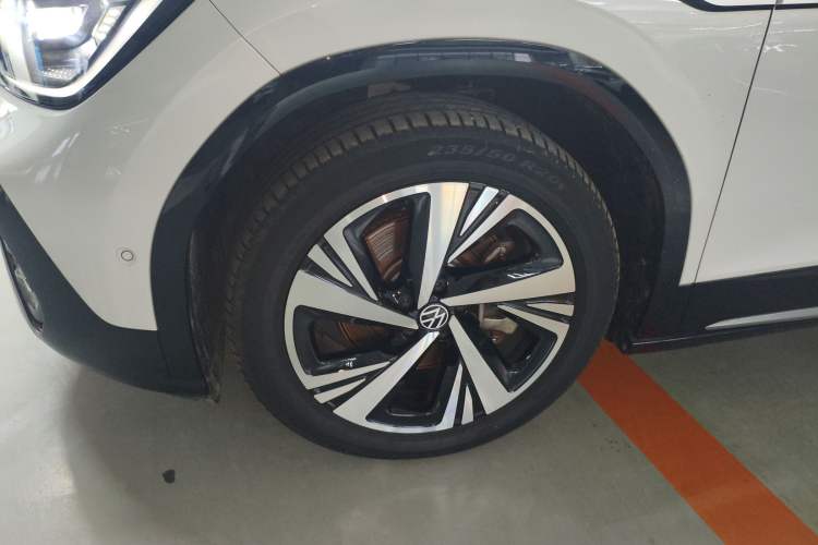 Used Volkswagen ID.6 CROZZ 2024 PRO Model Left Front Wheel Hub