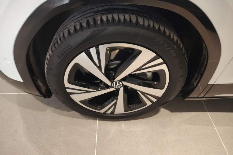 Used Volkswagen ID.6 CROZZ 2024 PRO Model Left Front Wheel Hub
