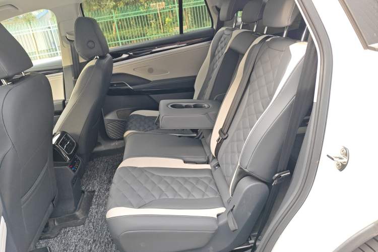 Used Volkswagen ID.6 CROZZ 2024 PRO Model Left Rear Seat