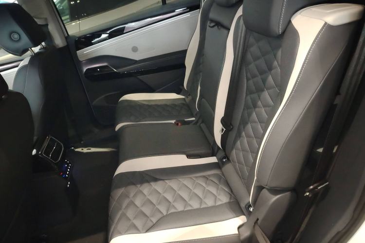 Used Volkswagen ID.6 CROZZ 2024 PRO Model Left Rear Seat