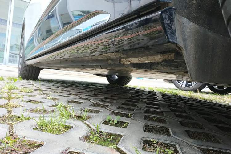 Used Volkswagen ID.6 CROZZ 2024 PRO Model Left Side Sill