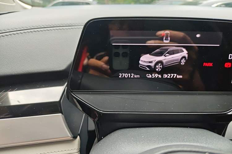 Used Volkswagen ID.6 CROZZ 2024 PRO Model Odometer Close Up