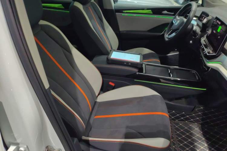 Used Volkswagen ID.6 CROZZ 2024 PRO Model Right Front Seat
