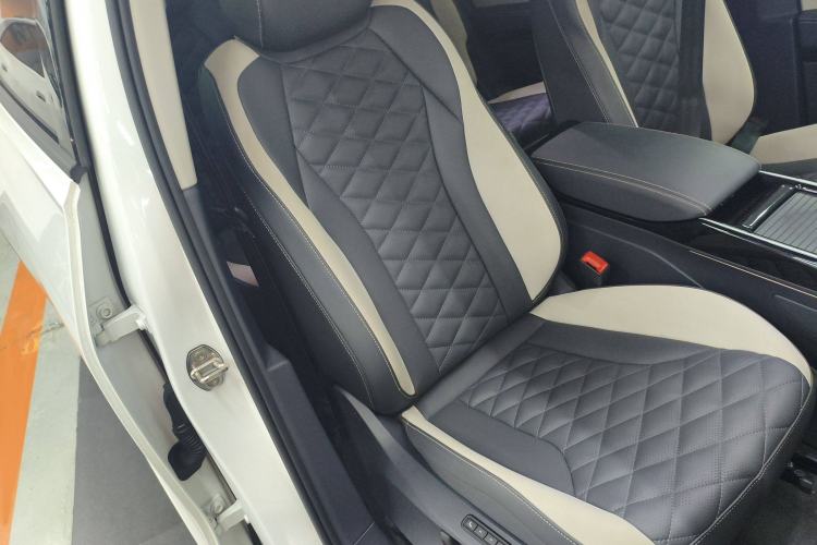 Used Volkswagen ID.6 CROZZ 2024 PRO Model Right Front Seat
