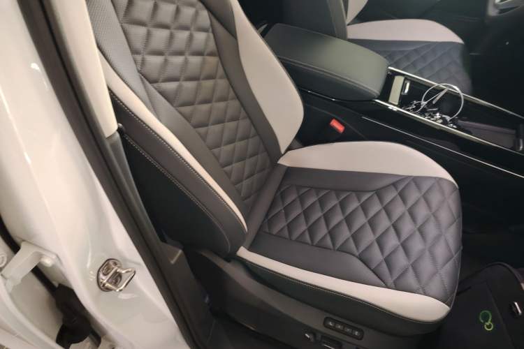 Used Volkswagen ID.6 CROZZ 2024 PRO Model Right Front Seat