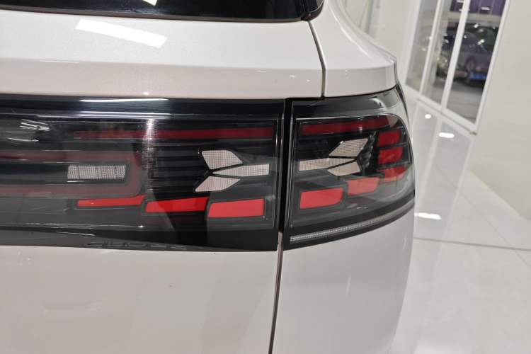 Used Volkswagen ID.6 CROZZ 2024 PRO Model Right Rear Taillight